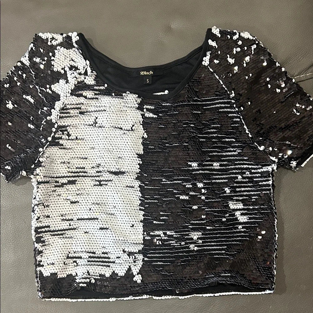 Black Sequin Black and White top size S - Picture 4 of 6